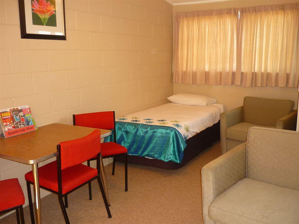 נאפייר Spanish Lady Motel מראה חיצוני תמונה